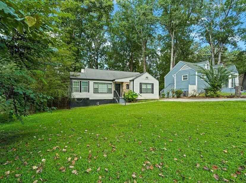 2371 Ben Hill Rd - Photo 2 of 20