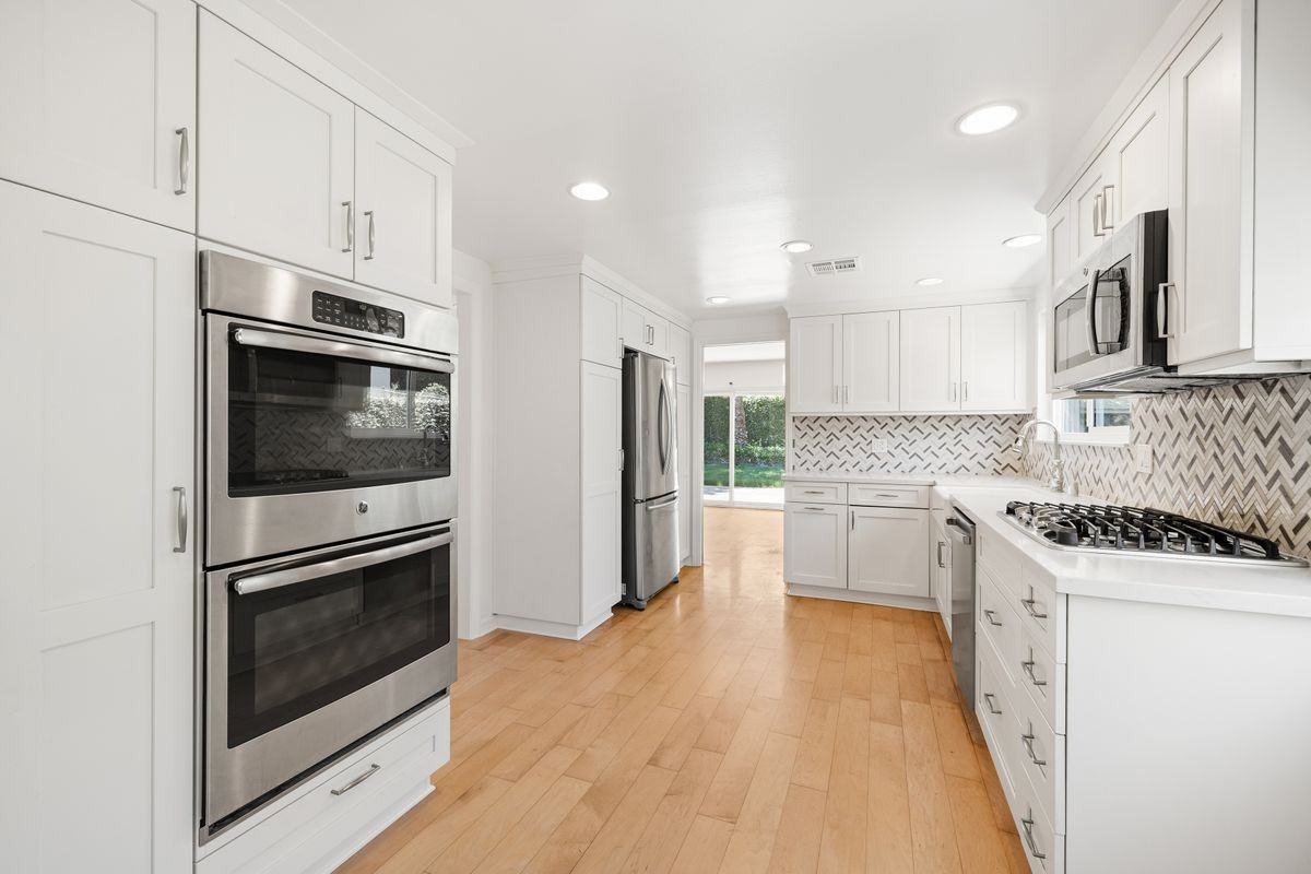 41 Oakleaf Ave - Photo 5 of 21