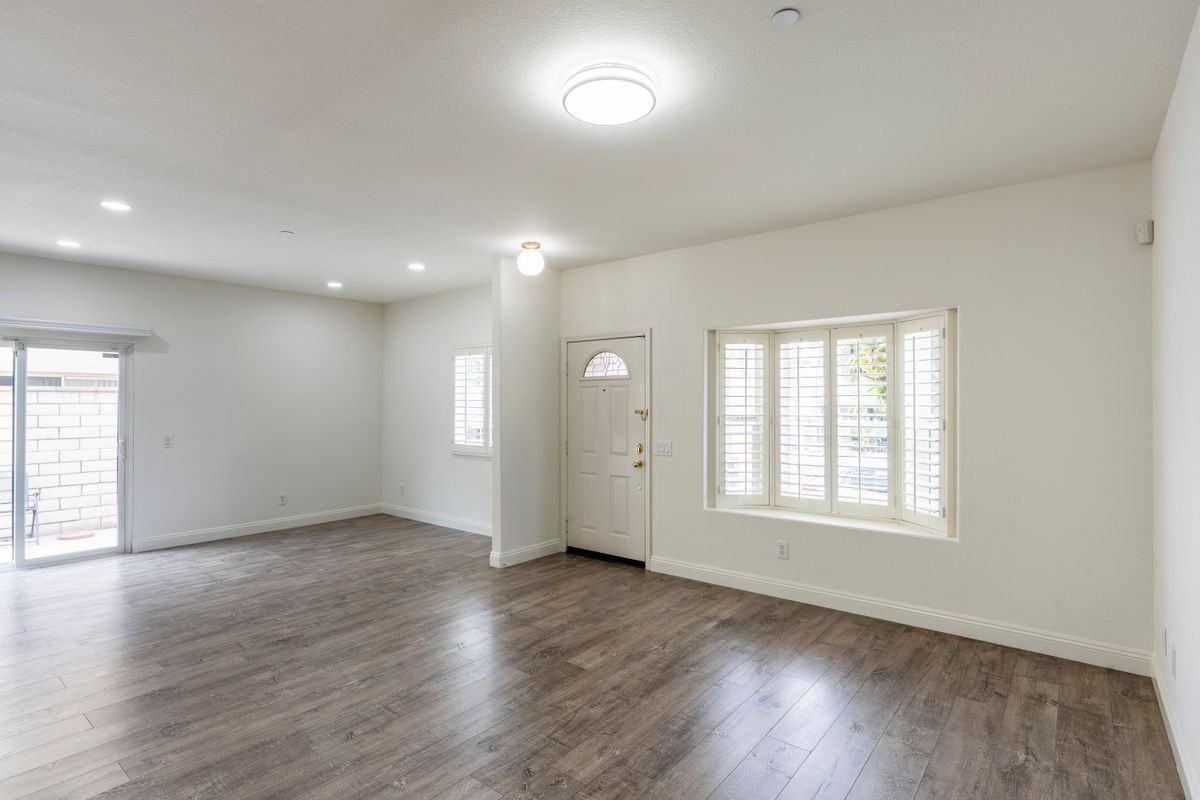 10623 Mona Way - Photo 2 of 38