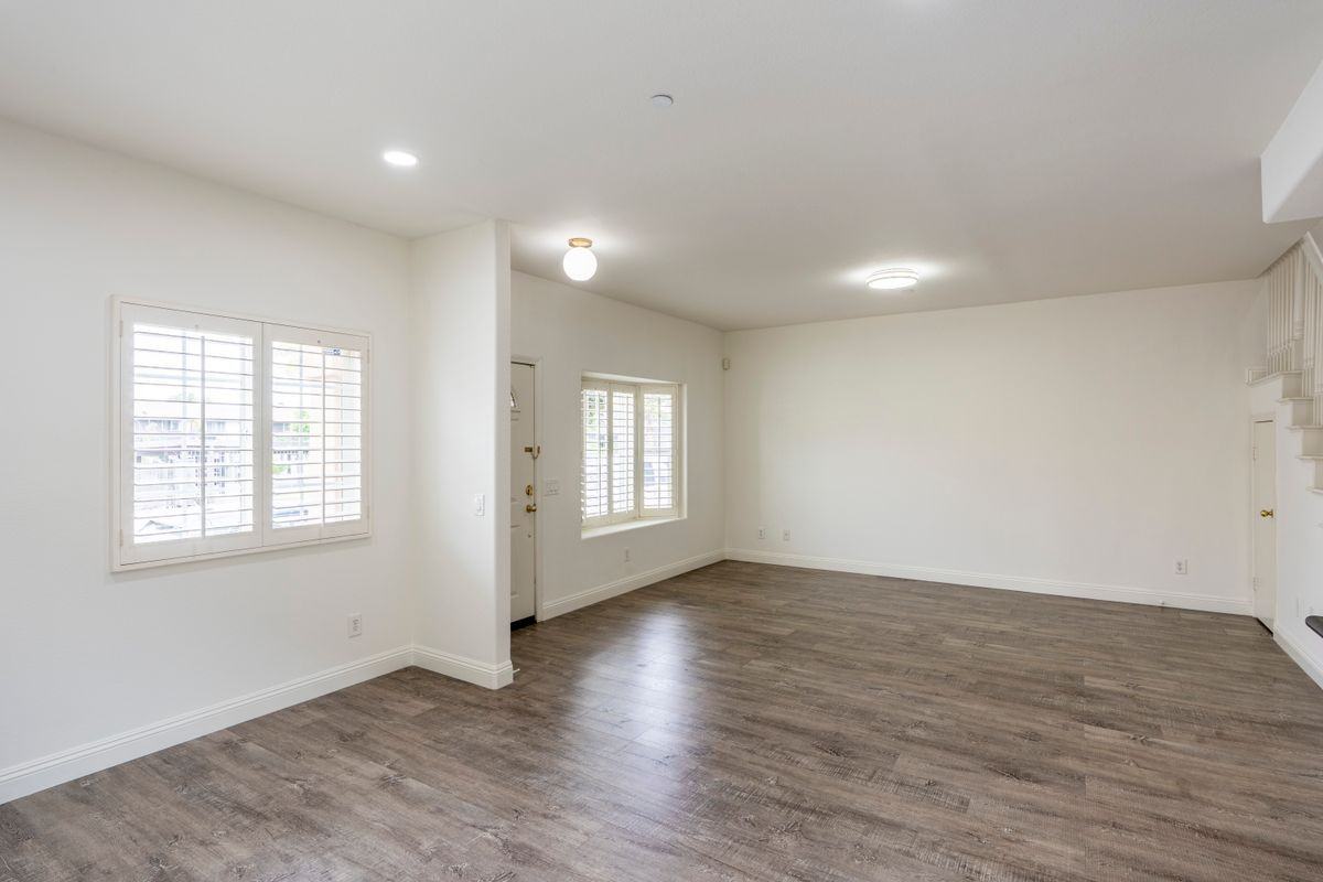 10623 Mona Way - Photo 6 of 38