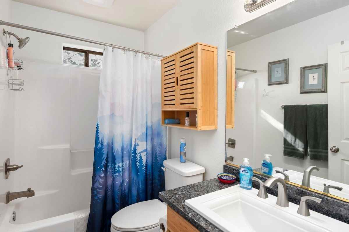 233 Guenevere Ave - Photo 4 of 15