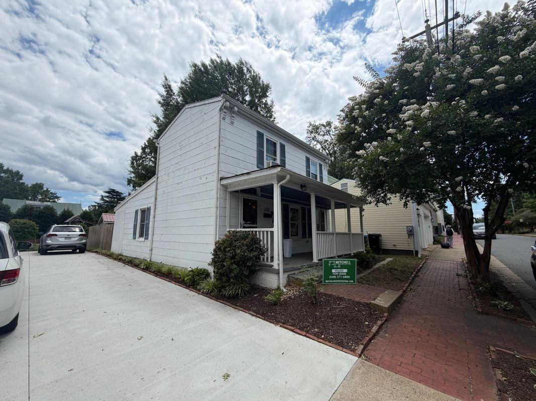 102 Frederick St - Photo 2 of 16