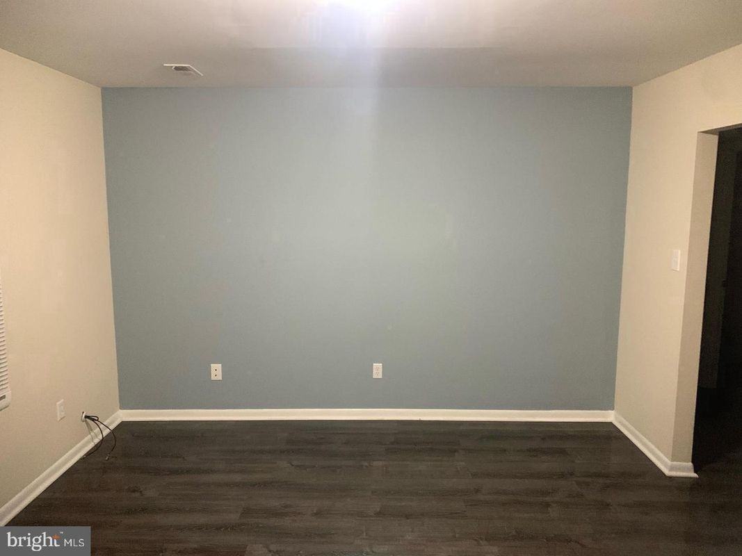 424 Harford St - Photo 3 of 13