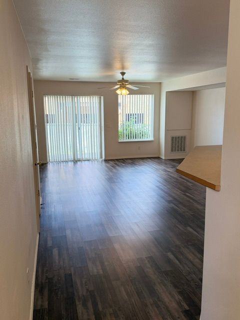 233 E Shelby Ln - Photo 2 of 23