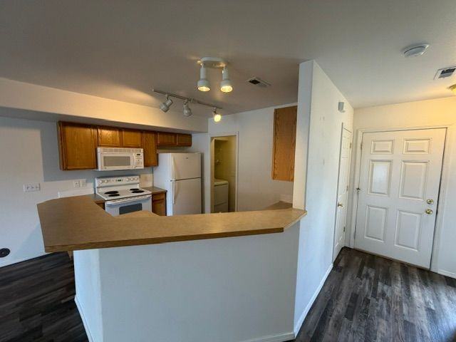 233 E Shelby Ln - Photo 4 of 23