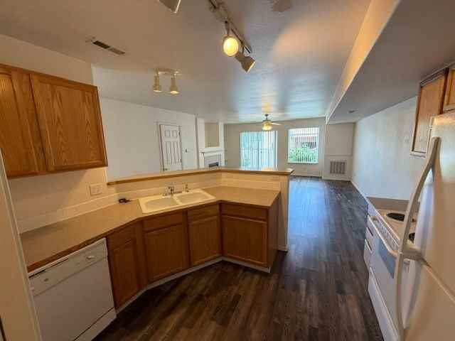 233 E Shelby Ln - Photo 5 of 23
