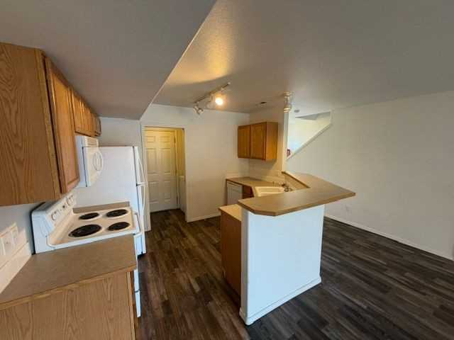 233 E Shelby Ln - Photo 6 of 23