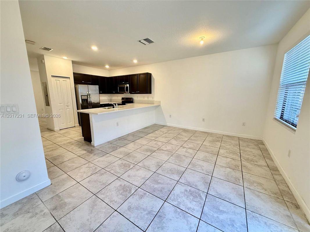 11313 Sw 250th Ter - Photo 4 of 15