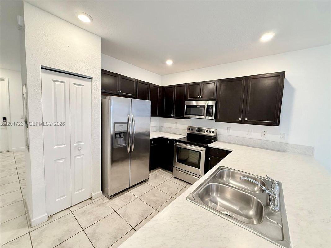 11313 Sw 250th Ter - Photo 7 of 15