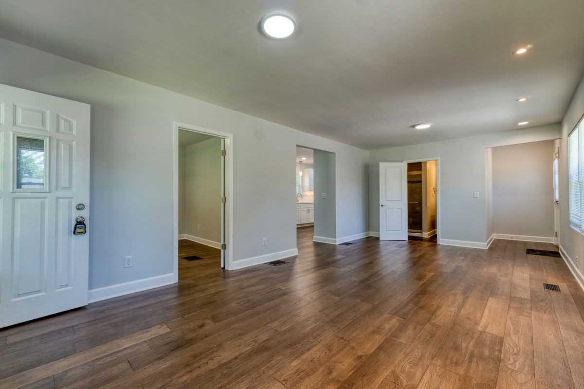 8241 Riley St - Photo 5 of 28