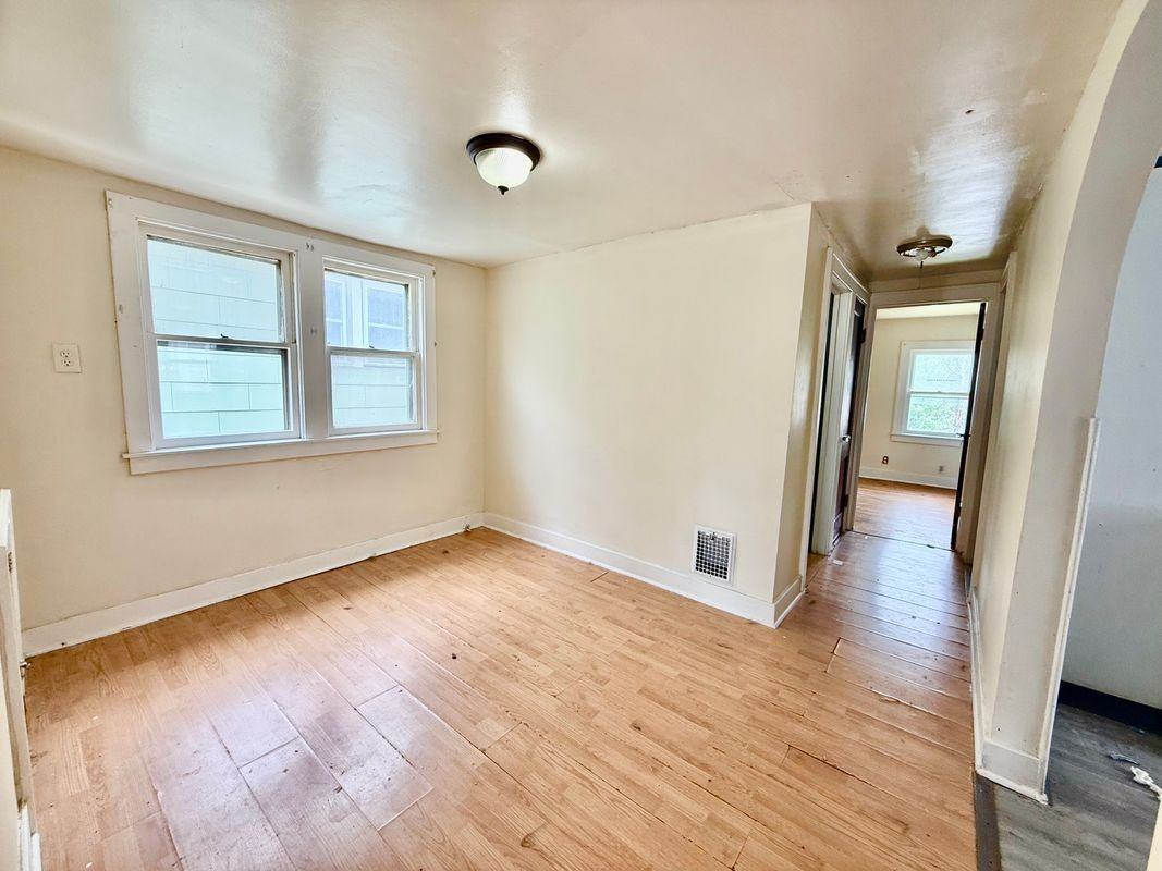 134 Philadelphia St - Photo 3 of 7