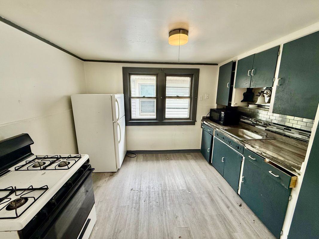134 Philadelphia St - Photo 4 of 7