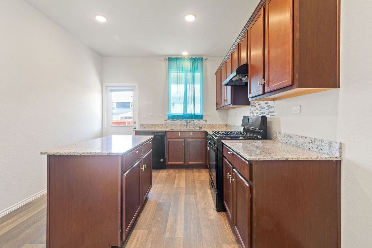 7340 Harvest Bay - Photo 6 of 18