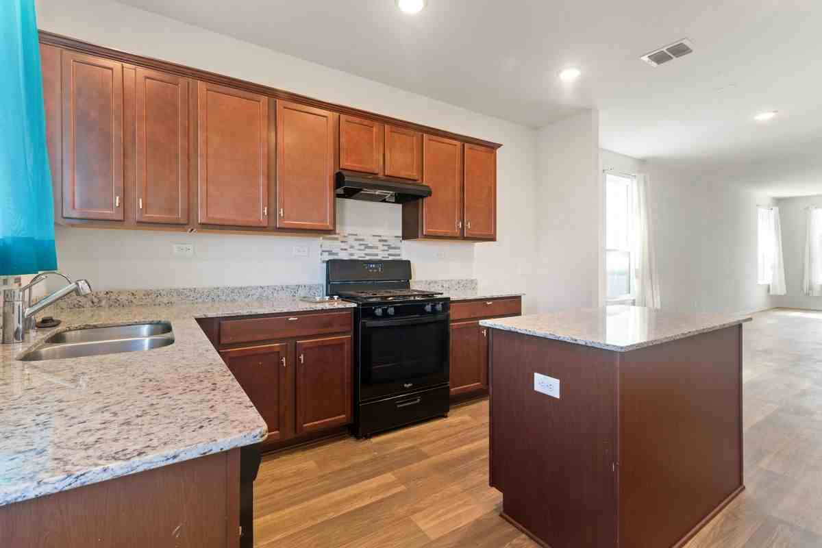 7340 Harvest Bay - Photo 7 of 18