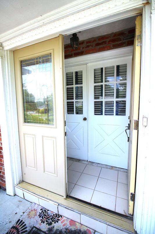 11703 Caplinger Rd - Photo 2 of 13