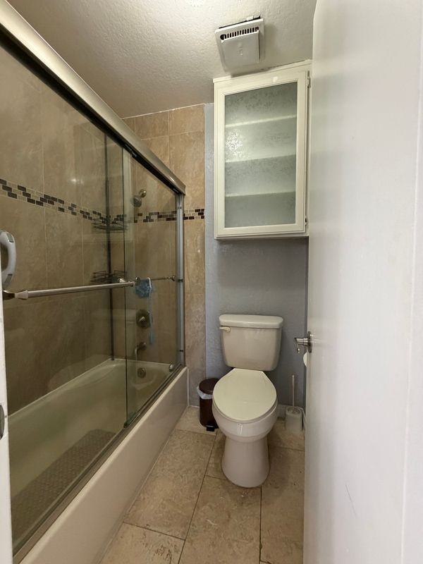 906 S Mountain Ave - Photo 4 of 11