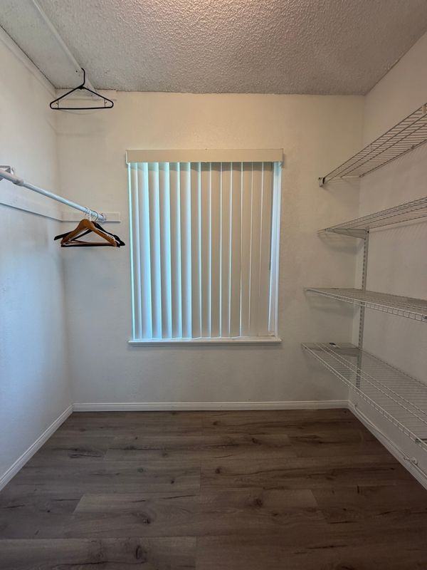 906 S Mountain Ave - Photo 6 of 11