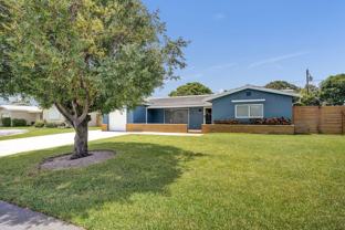 1201 Sw 28th Ave - Photo 1 of 1