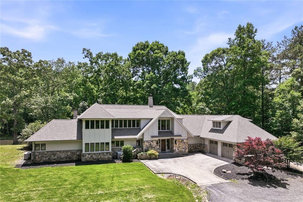 3735 Smithtown Rd