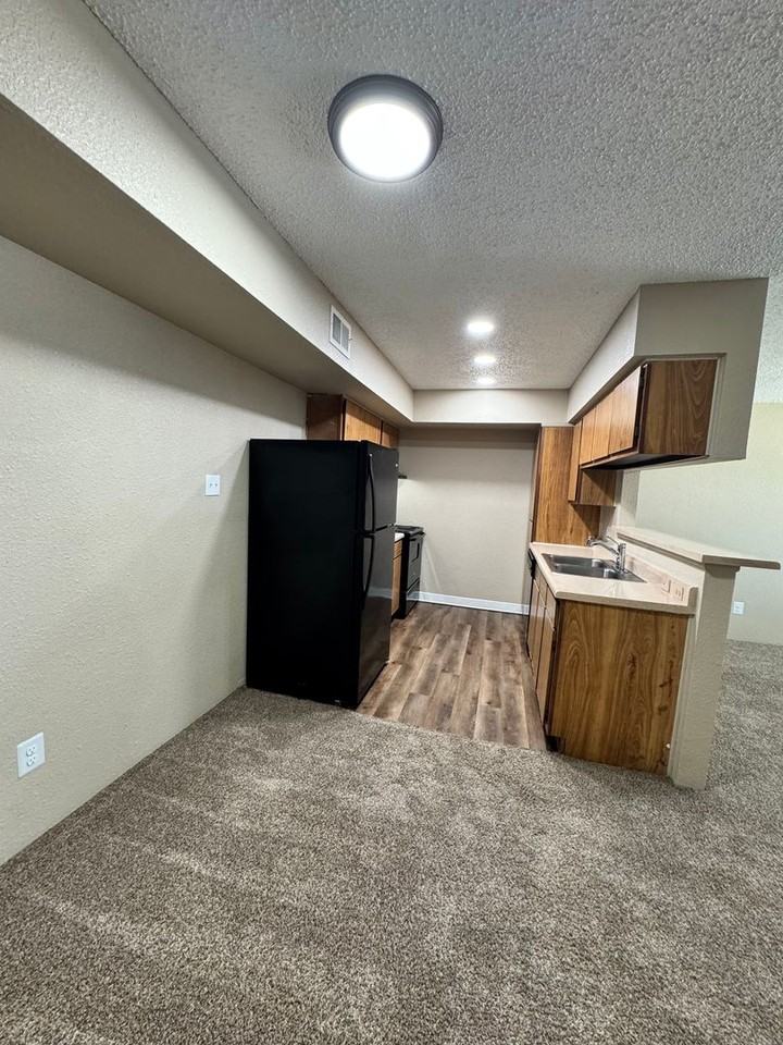 Creekwood Village - Photo 4 of 16