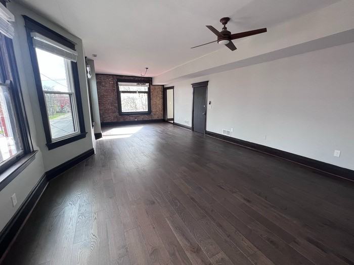 1025 Scott St #2 - Photo 3 of 30