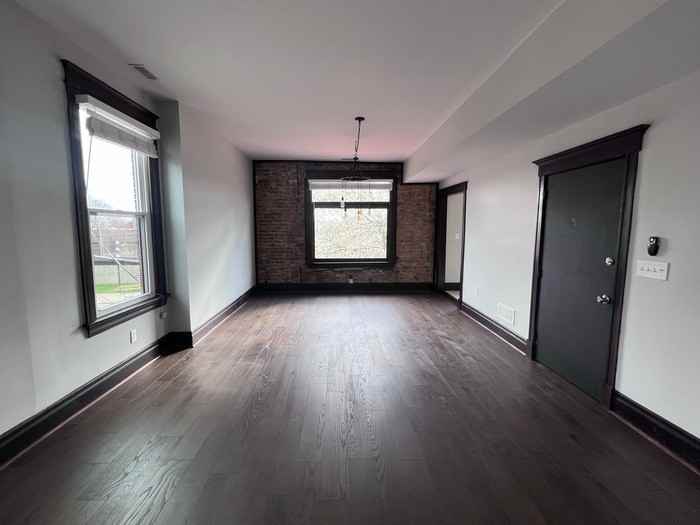 1025 Scott St #2 - Photo 5 of 30