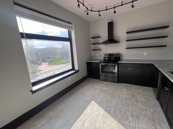 1025 Scott St #2 - Photo 7 of 30