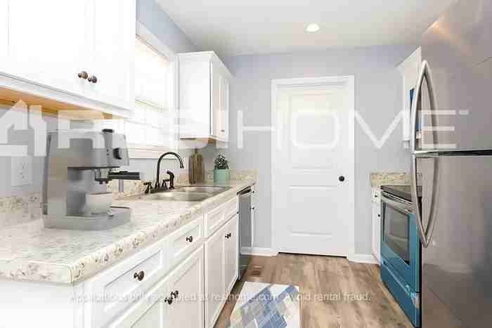 608 Annas Way - Photo 3 of 16