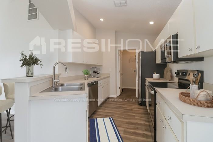 4360 Gondolier Rd - Photo 3 of 18