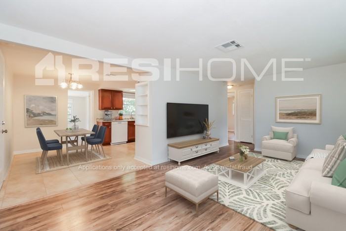 4143 Oakfield Ave - Photo 4 of 17
