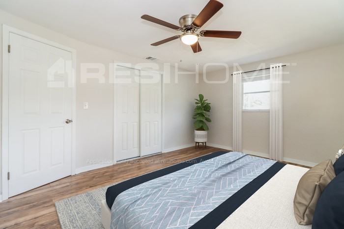 4143 Oakfield Ave - Photo 7 of 17