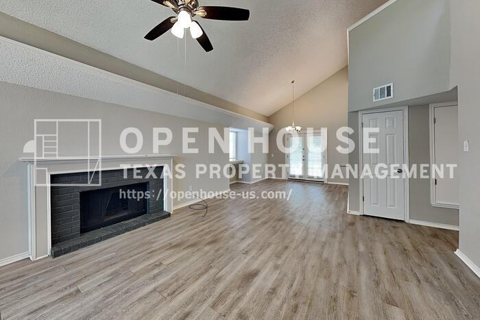 219 Cutting Horse Ln - Photo 4 of 19