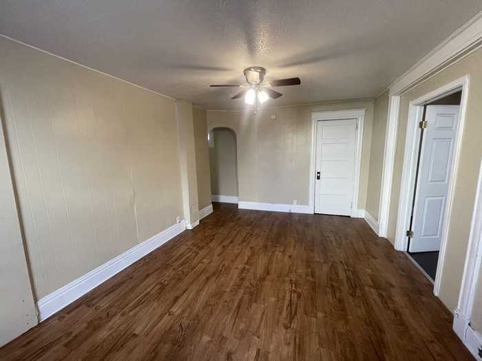 218 E 9th St #1 - Photo 2 of 7