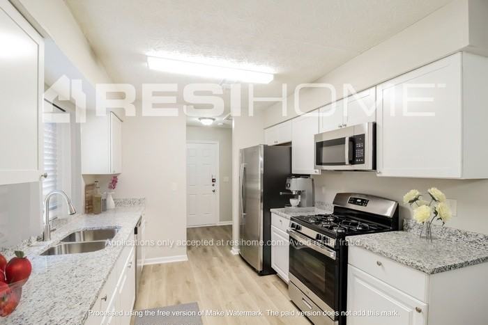 8962 Ashwood Dr - Photo 2 of 10