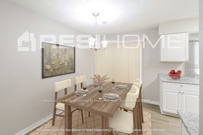 8962 Ashwood Dr - Photo 3 of 10