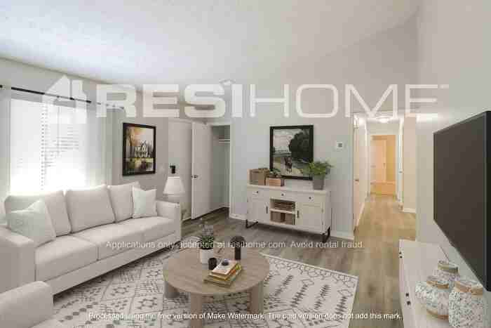 8962 Ashwood Dr - Photo 5 of 10