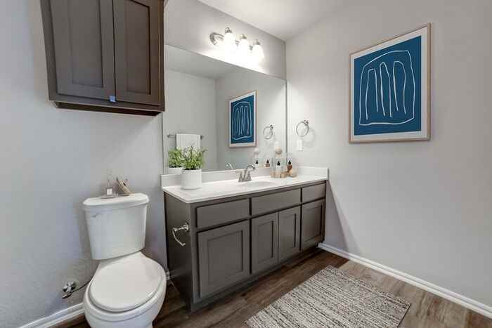 2414 E 6th St #A - Photo 7 of 44
