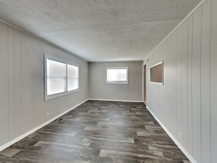 514 Carol Dr - Photo 4 of 15
