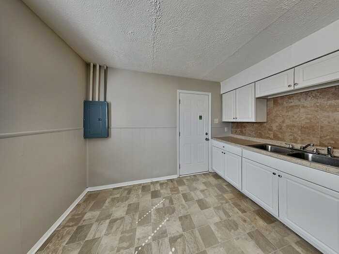 514 Carol Dr - Photo 6 of 15