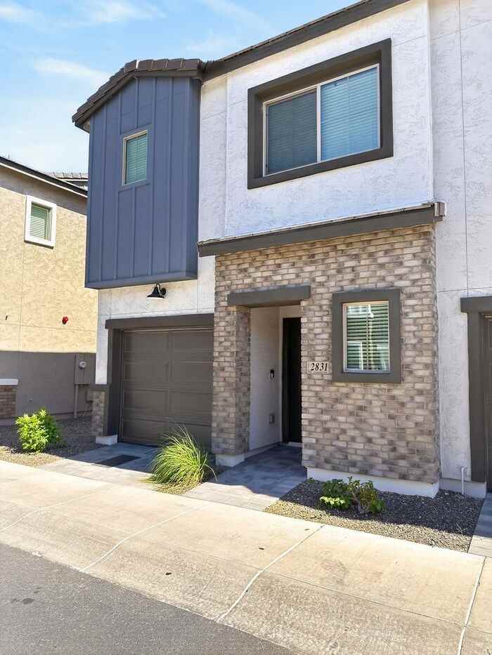 2831 W Eagle Talon Rd - Photo 3 of 50
