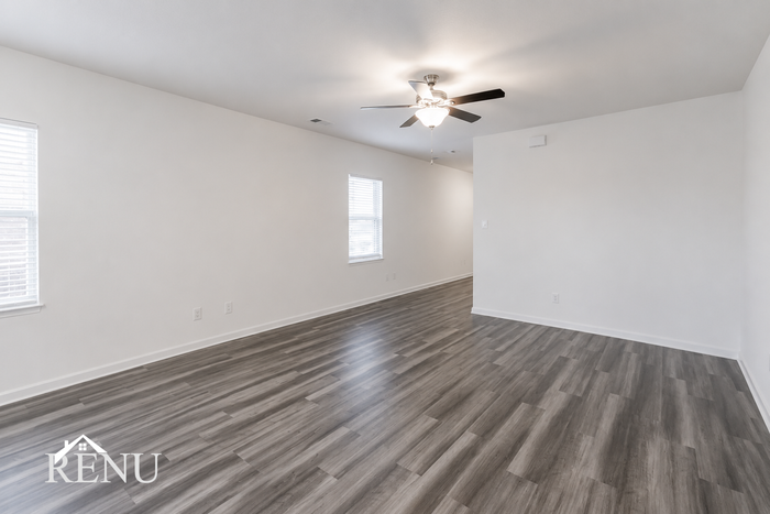 6124 Harrah Ln - Photo 6 of 20
