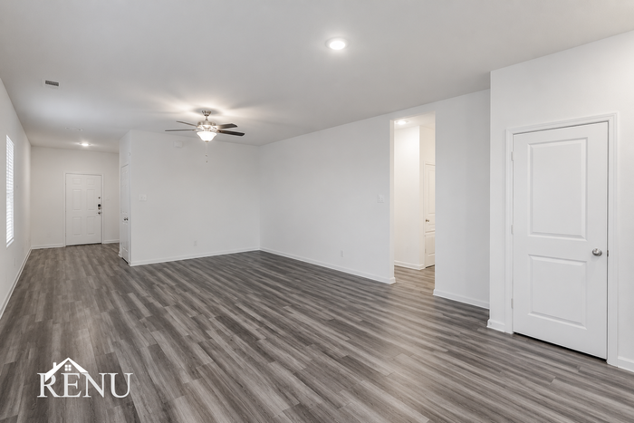 6124 Harrah Ln - Photo 7 of 20