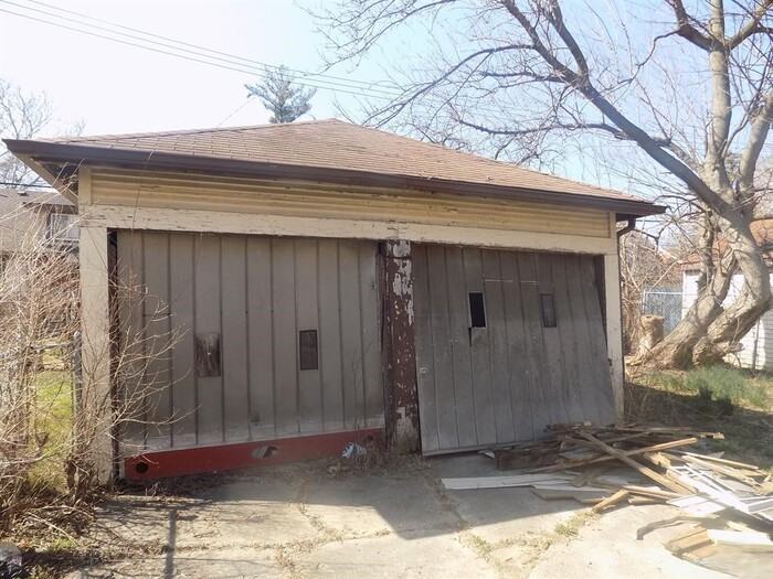 14137 Mansfield St - Photo 2 of 11