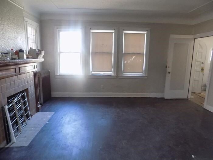 14137 Mansfield St - Photo 4 of 11