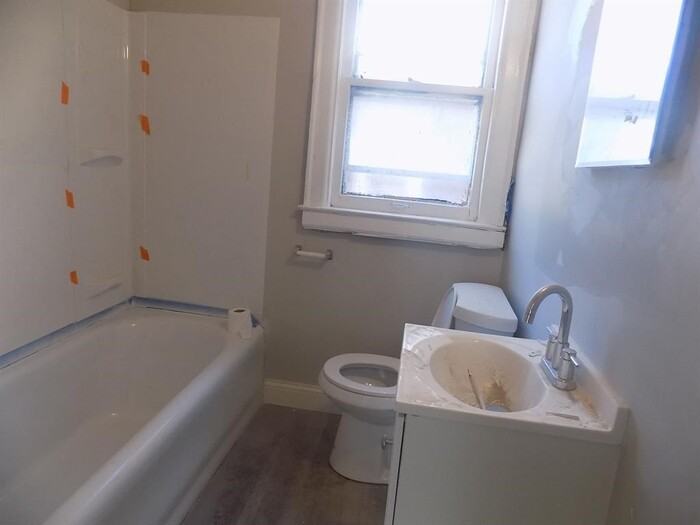 14137 Mansfield St - Photo 5 of 11