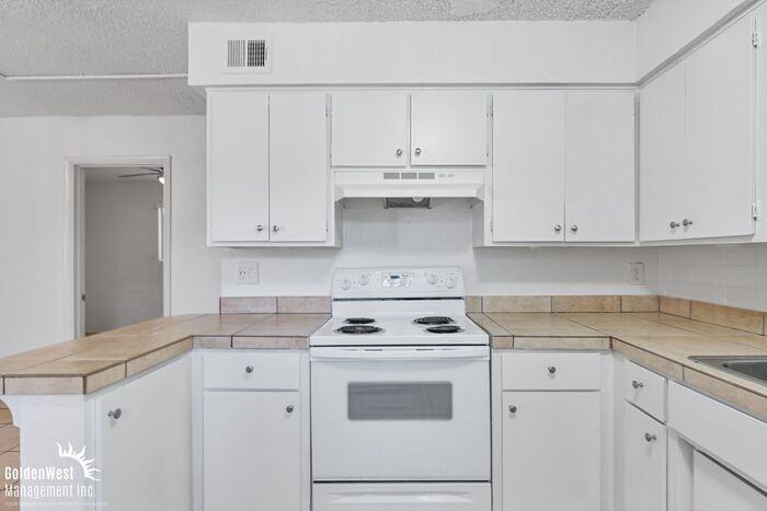 7150 N 27th Ave #10 - Photo 6 of 17
