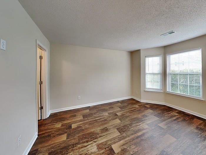 6095 Trotters Cir - Photo 5 of 27