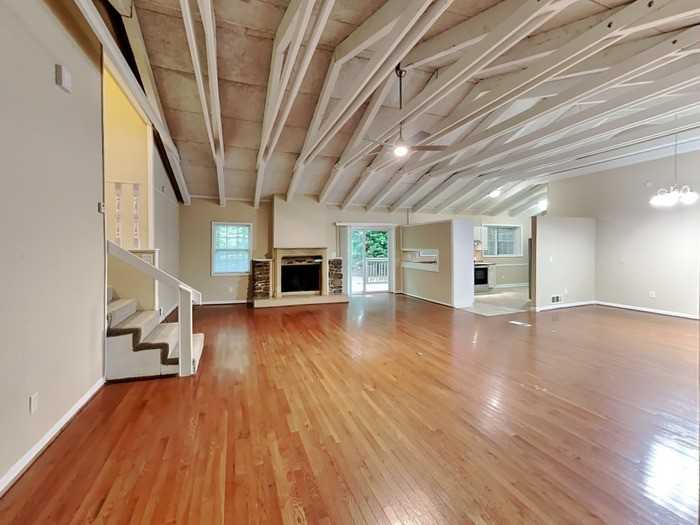 1939 Six Branches Dr - Photo 6 of 28