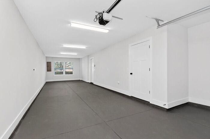 2158 N Graham St - Photo 5 of 31