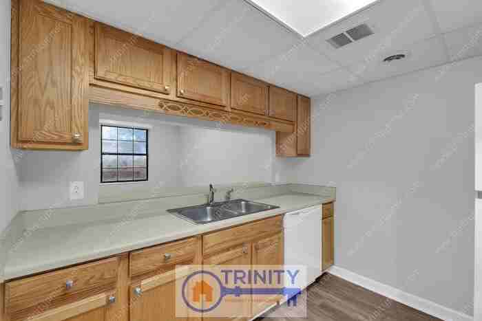 102 Lynn Cir #2D - Photo 6 of 23